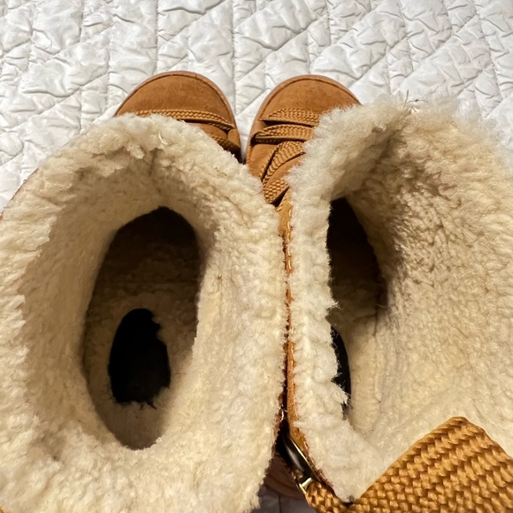 Charlee ankle boot. Worn 4 times no scratches size 7 - Picture 3 of 4